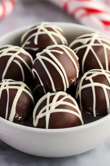 Creamy Christmas Peppermint Truffles Recipe